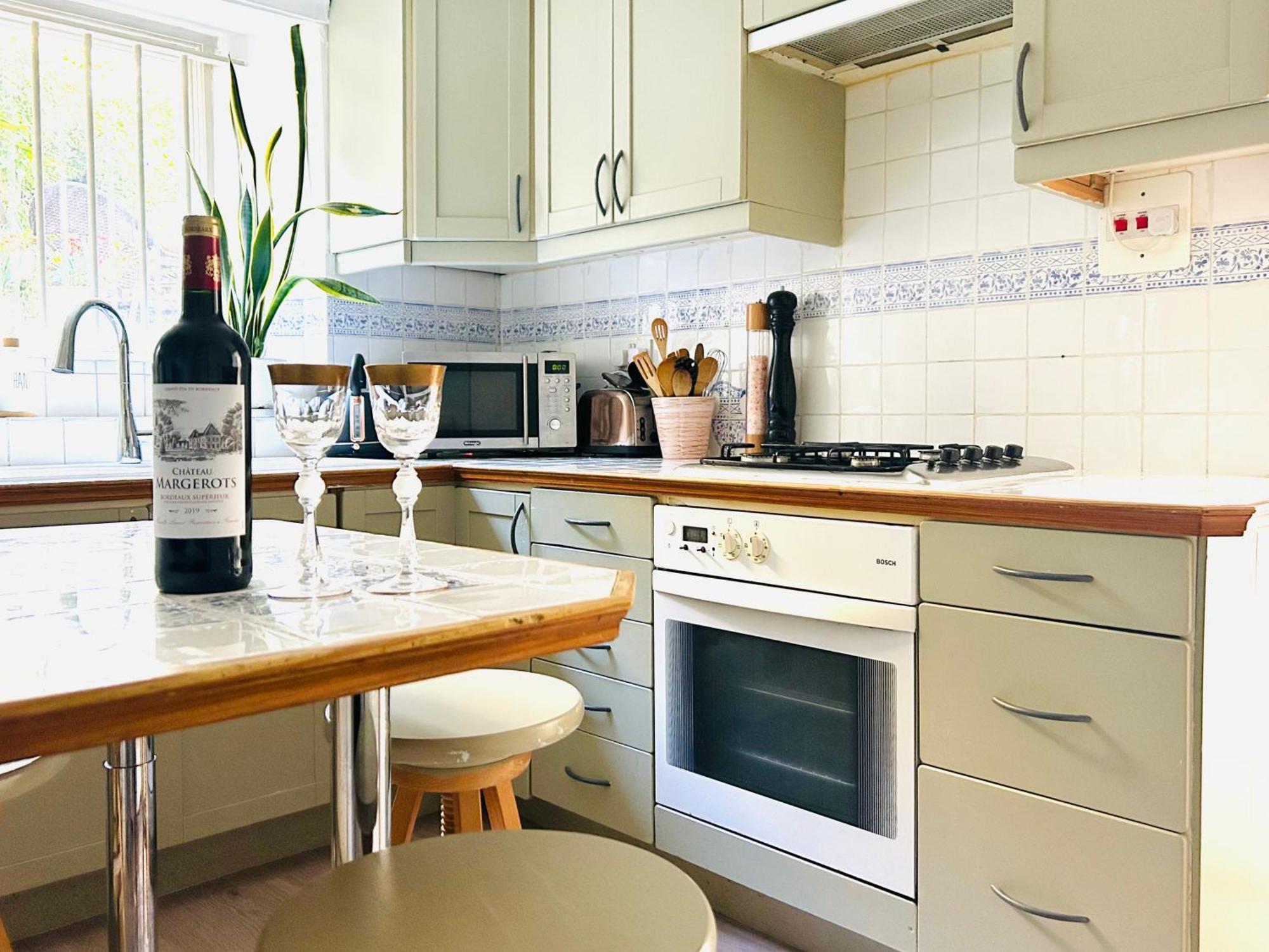 Kensington Secret Gem Apartment ลอนดอน ภายนอก รูปภาพ